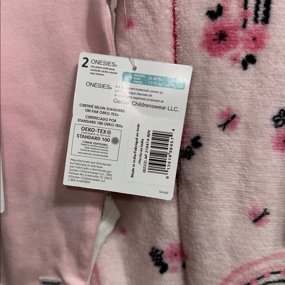 6–9M Baby Bundle – 4 Onesies, Team of Tiny, Gerber & Zach & Zoey - Picture 8 of 9